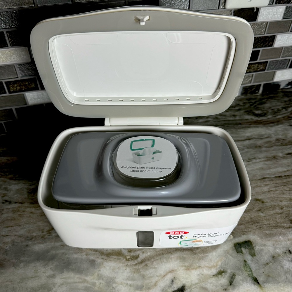 Perfect Pull Wipes Dispenser - OXO Tot